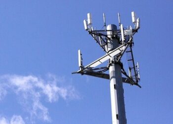 مشکلات اپراتورهای ارتباطی با نگاه تسهیل‌گری پیگیری شود