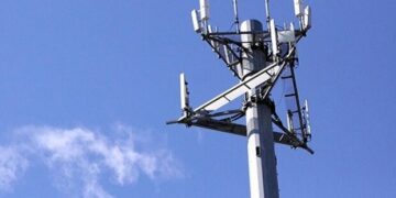 مشکلات اپراتورهای ارتباطی با نگاه تسهیل‌گری پیگیری شود