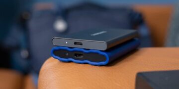 چرا درایوهای قابل حمل هنوز به جای NTFS از FAT32 یا exFAT استفاده می کنند