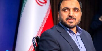 درخواست وزیر ارتباطات برای تبلیغ و ترویج استفاده از پیام‌رسان‌های داخلی