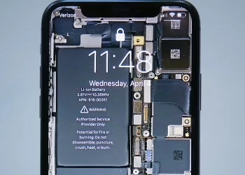 سازندگان گوشی‌های هوشمند شاید مجبور شوند باتری‌های قابل‌تعویض به‌وسیله کاربر را بازگردانند